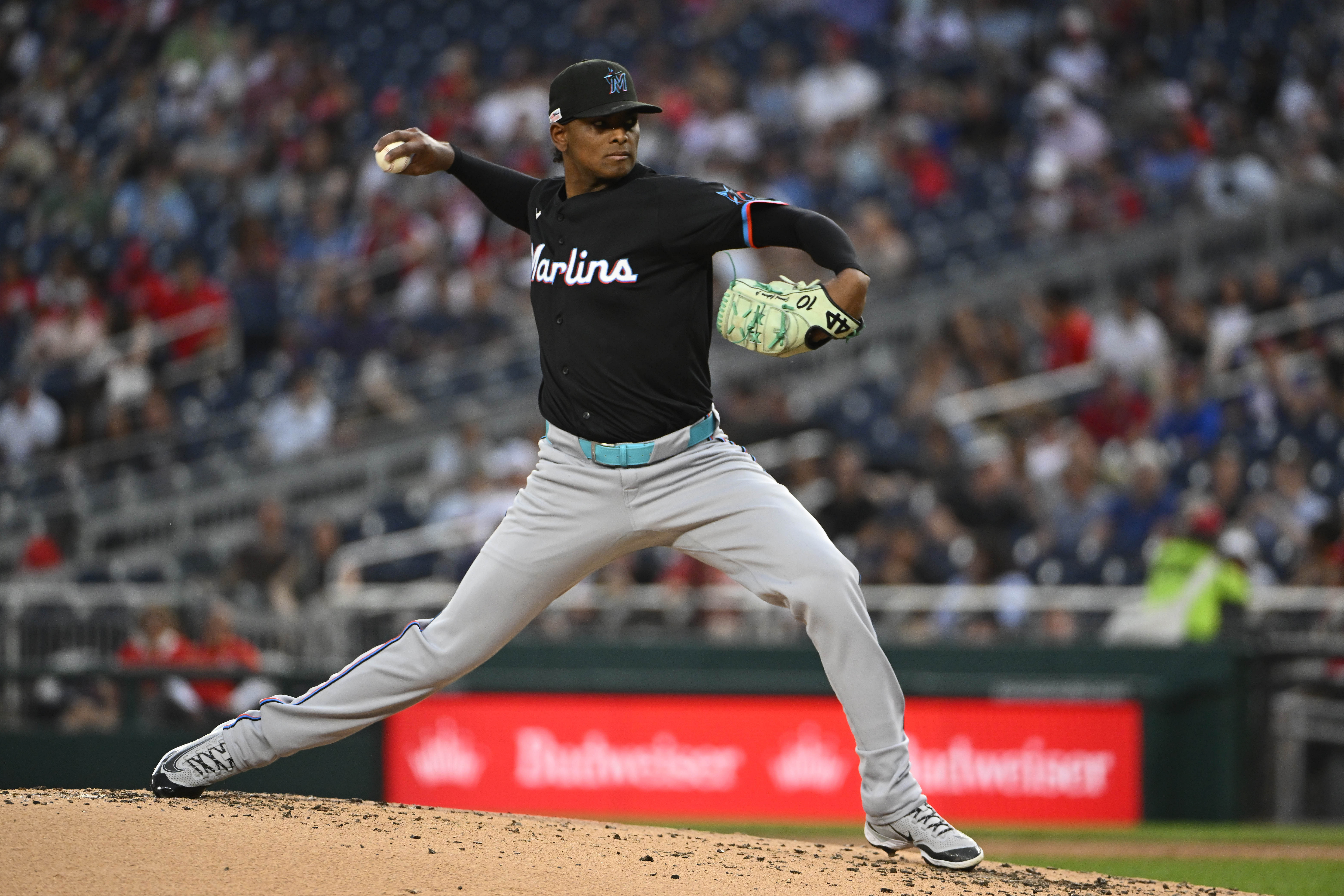 Edward Cabrera looks ready to blow hitters away all night - Source: Imagn
